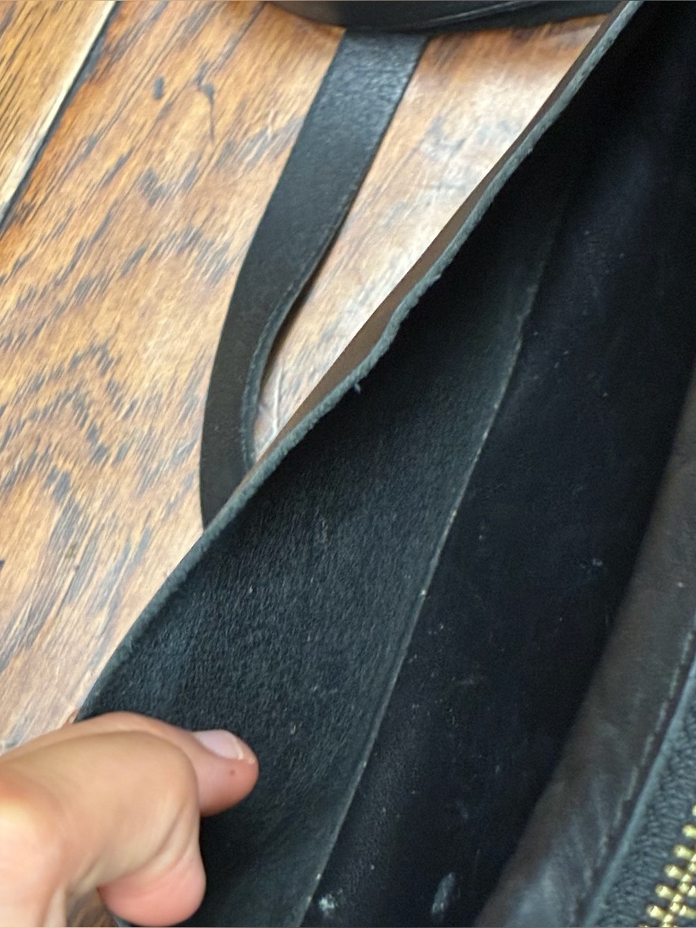 Madewell The Carabiner Medium Crossbody Bag - Picture 4 of 9
